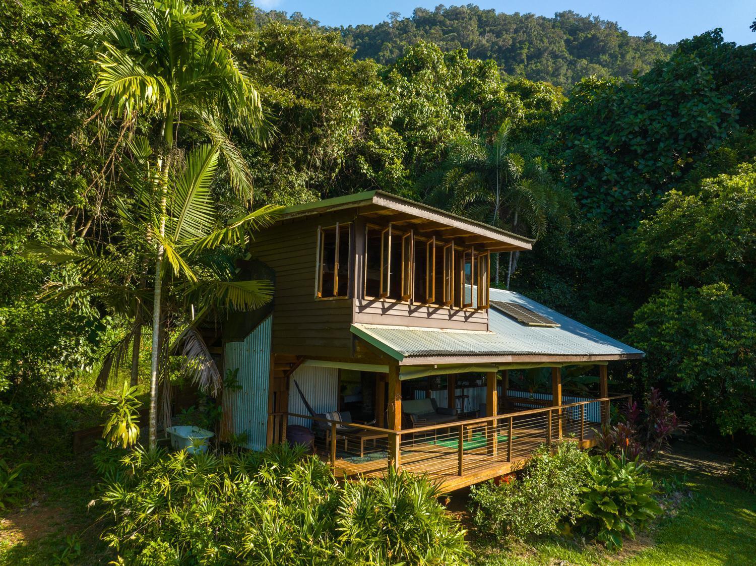 Noah Creek Eco Huts *